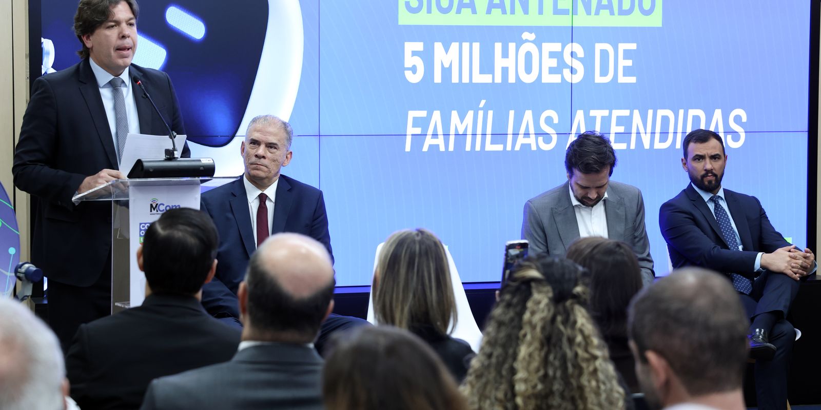 Mais de 5 milhões de famílias do CadÚnico receberam antenas digitais