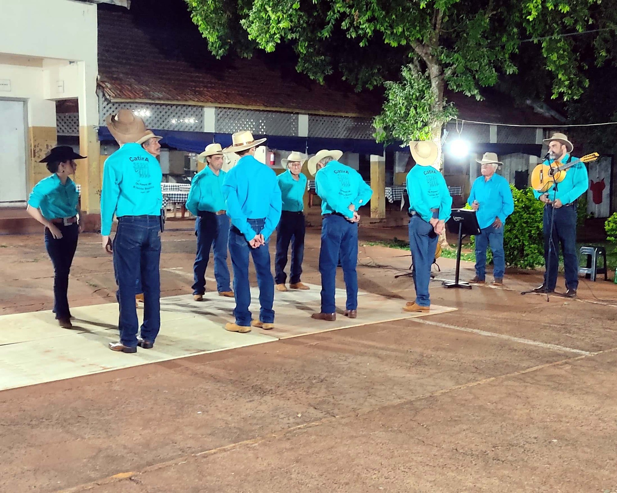 O que é a catira? Grupo extrapola tradição familiar e mantém viva dança da raiz sertaneja do Brasil marcada por palmas e sapateado | Presidente Prudente e Região