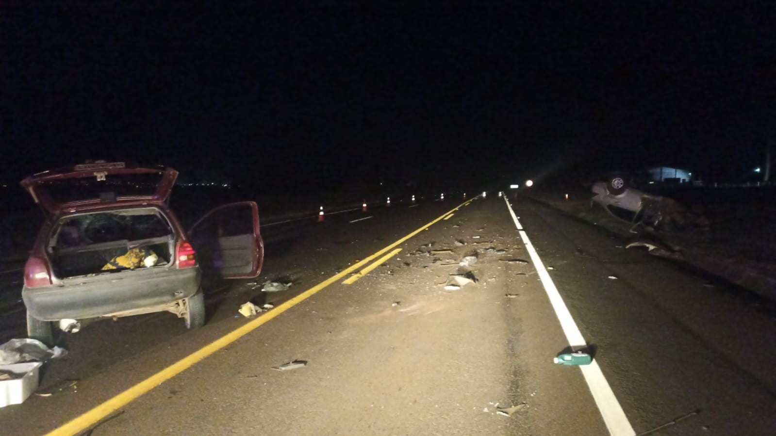 Idoso morre após colisão frontal seguida de capotamento na Rodovia Comandante João Ribeiro de Barros, em Paulicéia