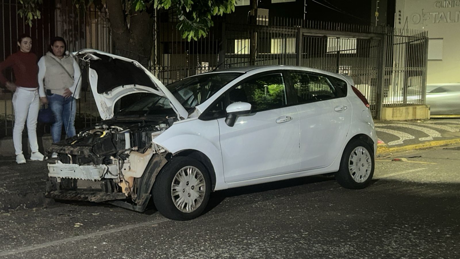 Acidente de trânsito deixa duas pessoas feridas no Centro, em Presidente Prudente