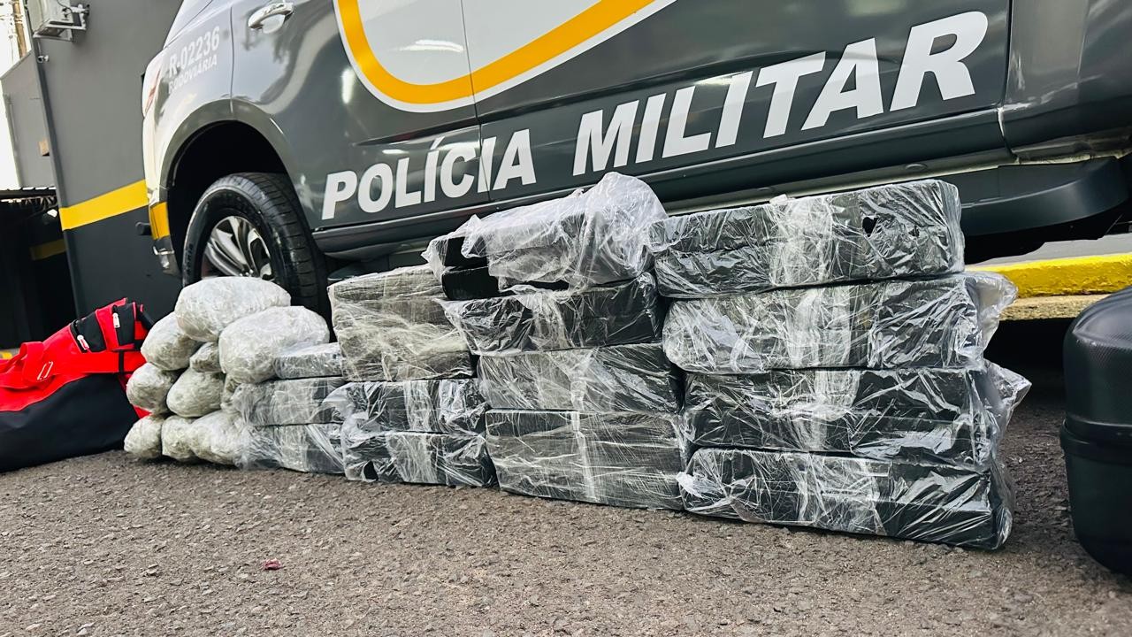Adolescente é apreendido com quase 30kg de maconha e skunk na Rodovia Raposo Tavares, em Presidente Prudente