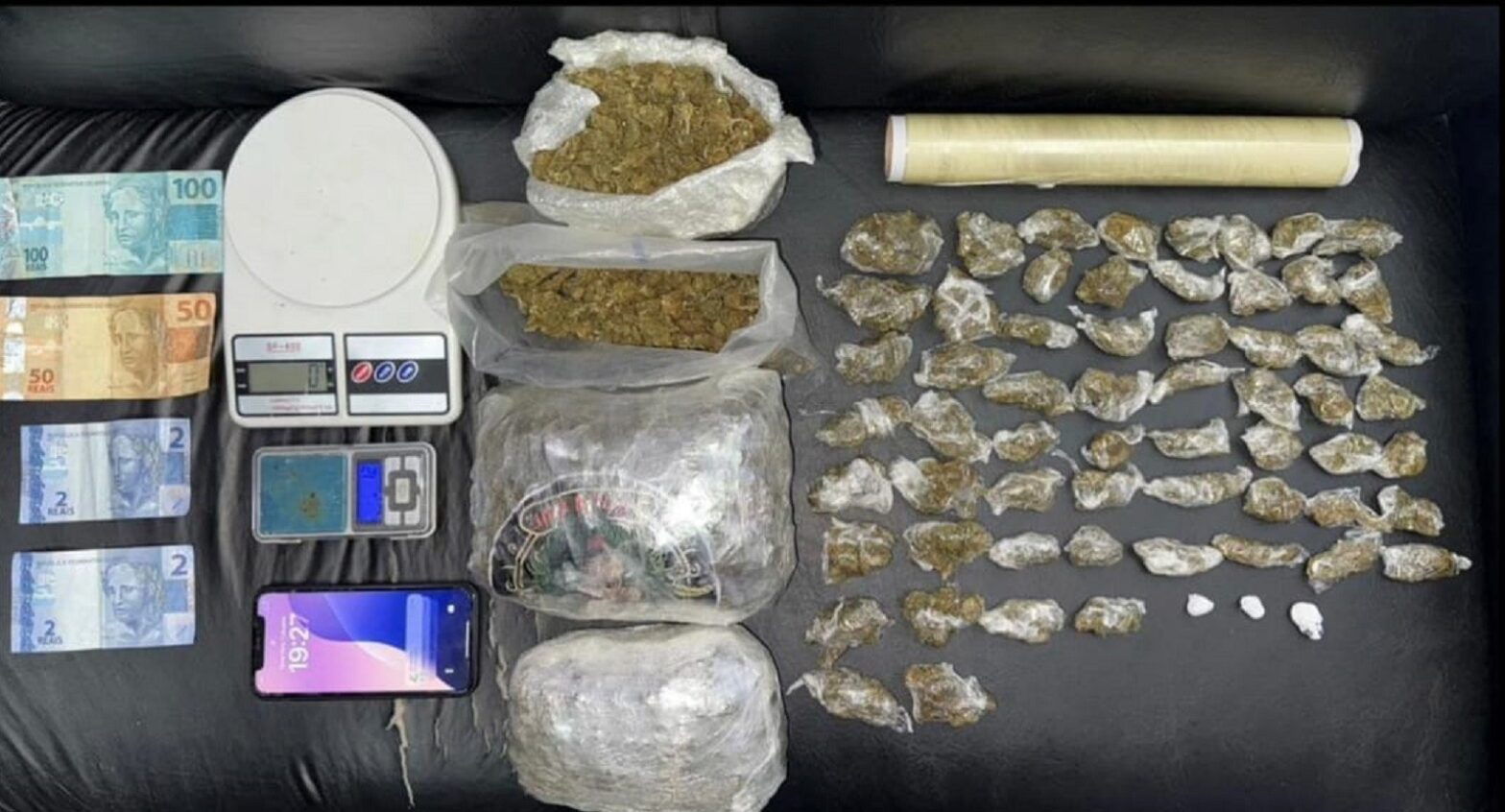Com porções de cocaína e maconha prontas para comercialização, jovem é preso por tráfico de drogas em Presidente Epitácio
