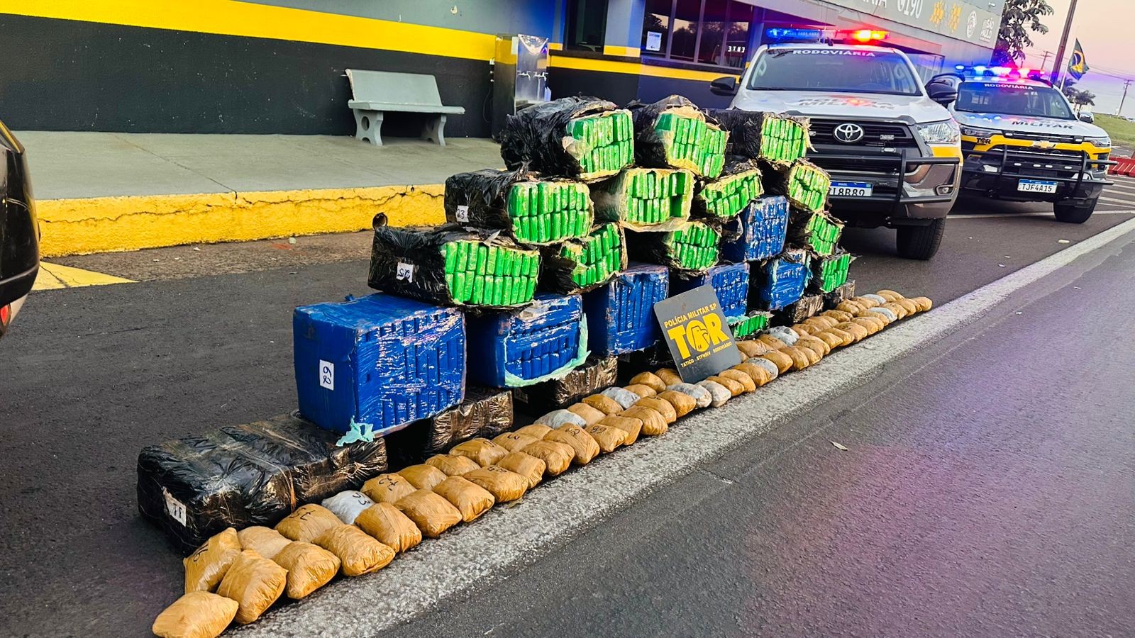 Fiscalização apreende mais de meia tonelada de drogas transportadas em carro roubado e prende passageiro | Presidente Prudente e Região