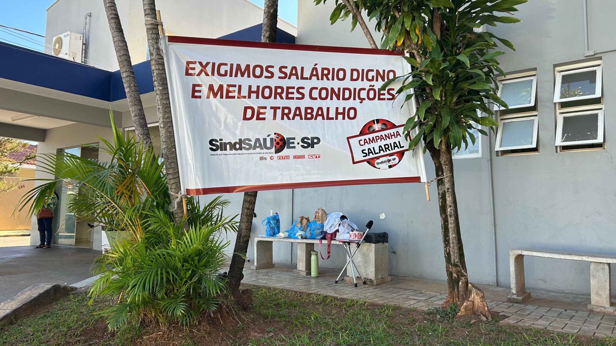 Funcionários da saúde estadual fazem protesto por melhorias salariais e trabalhistas em Presidente Prudente | Presidente Prudente e Região