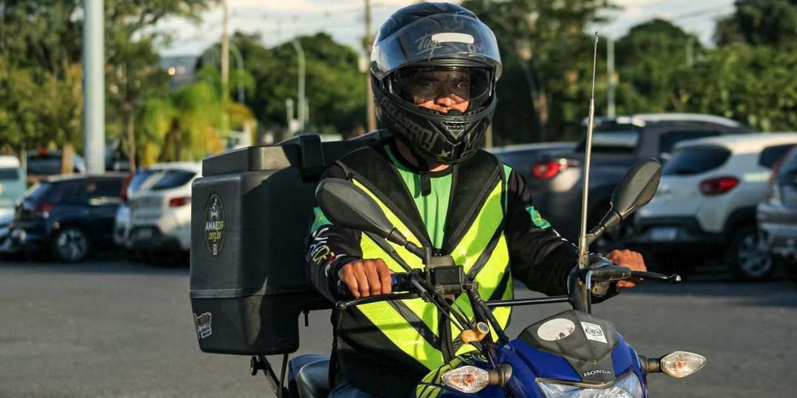 Lei do Rio de Janeiro obriga aplicativos a dar mochilas a entregadores