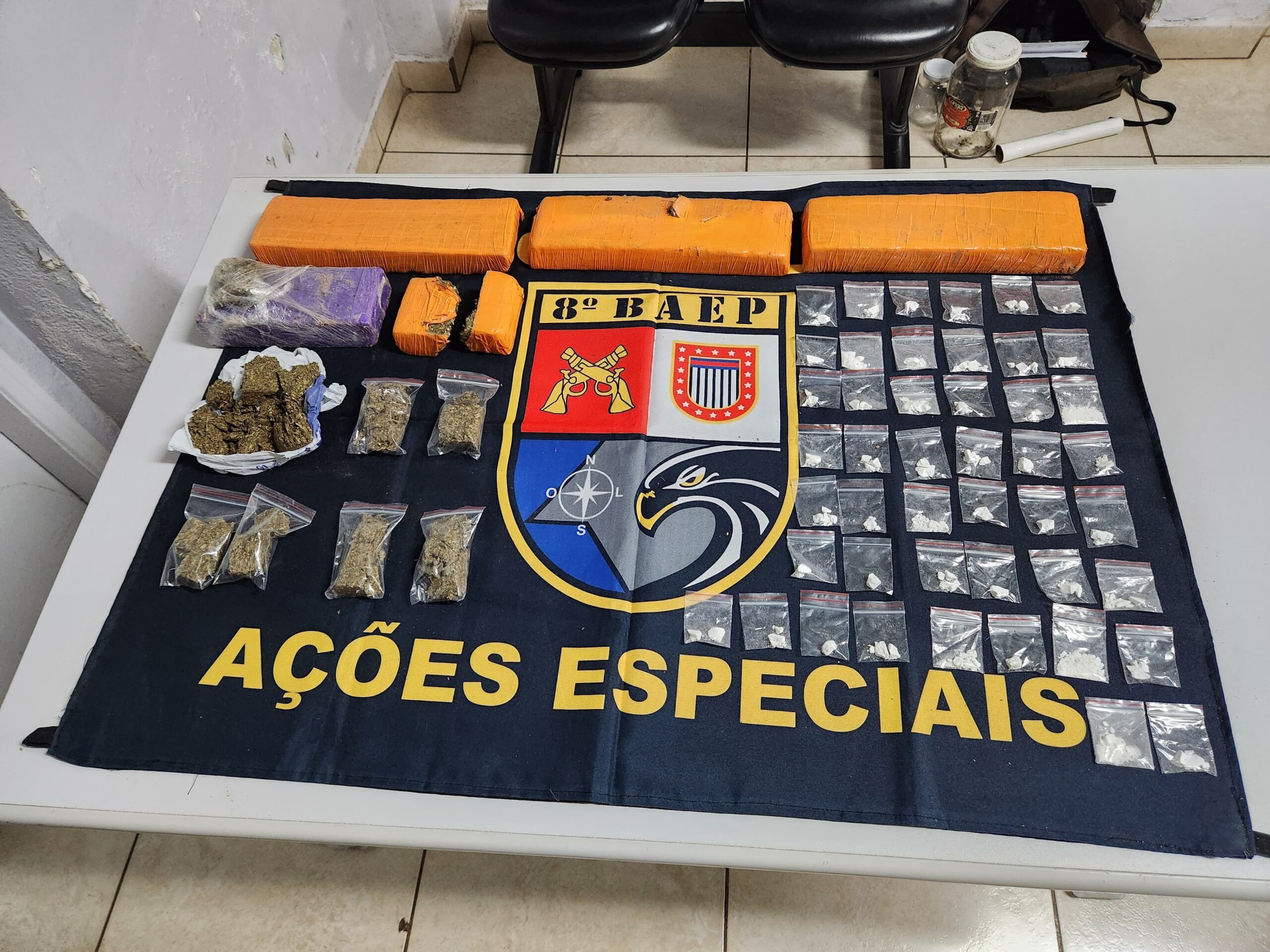 Mãe e filho são presos em flagrante com mais de 2kg de drogas no Jardim Brasília, em Pres. Prudente