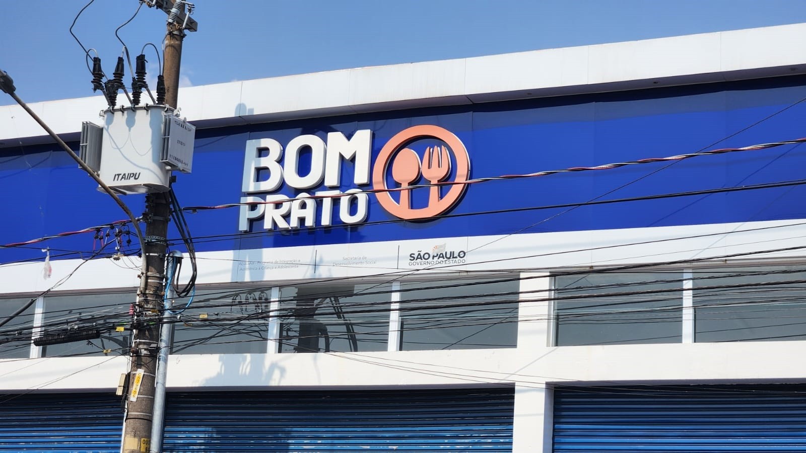 Pedestre morre atropelado na Avenida Brasil, em frente ao Bom Prato, em Presidente Prudente | Presidente Prudente e Região