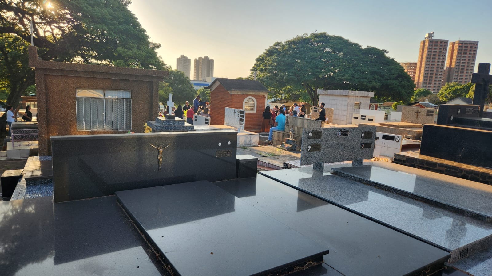 Cemitérios esperam receber mais de 4 mil pessoas em razão do Dia dos Pais, em Presidente Prudente