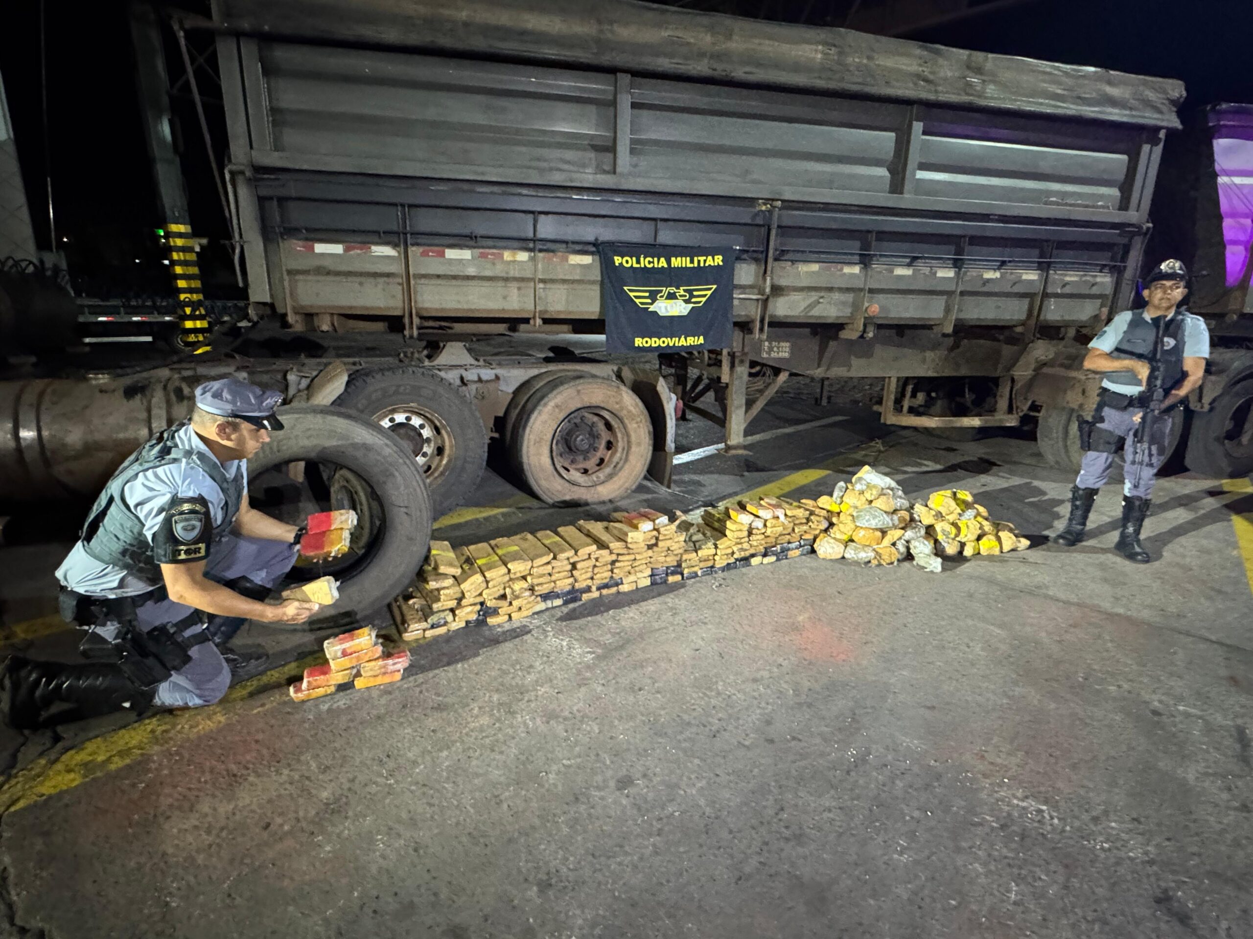 Homem é preso em flagrante ao transportar mais de 170kg de drogas na Rodovia Olímpio Ferreira da Silva, em Presidente Prudente