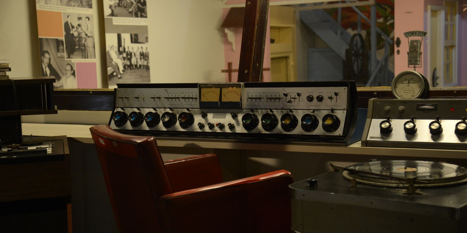 Programação especial nesta sexta-feira marca 89 anos da Rádio Nacional