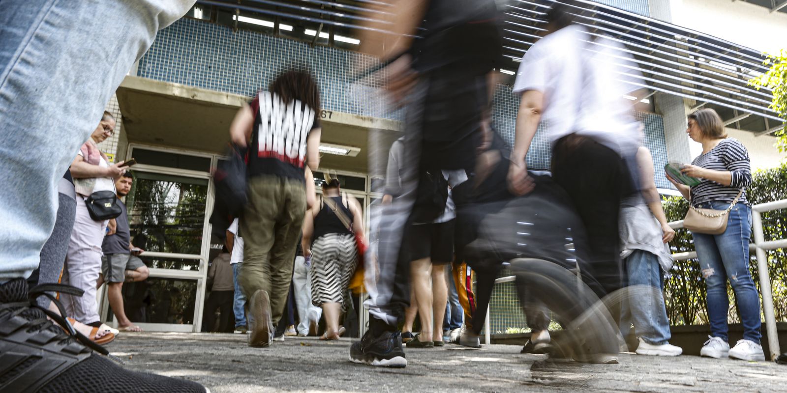 CNU 2025: 761,5 mil de candidatos fazem provas objetivas hoje