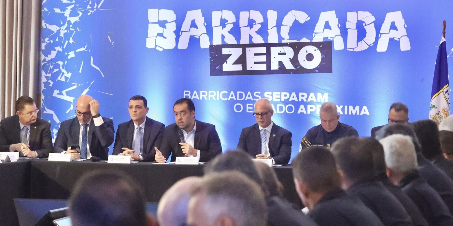 Governo fluminense anuncia plano para remover barricadas em 12 cidades