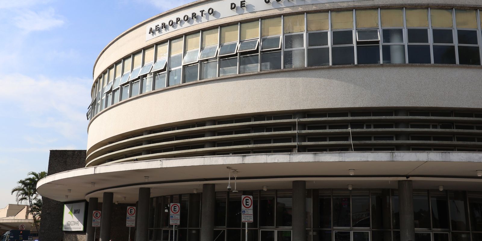 Vento forte faz aeronave arremeter em Congonhas