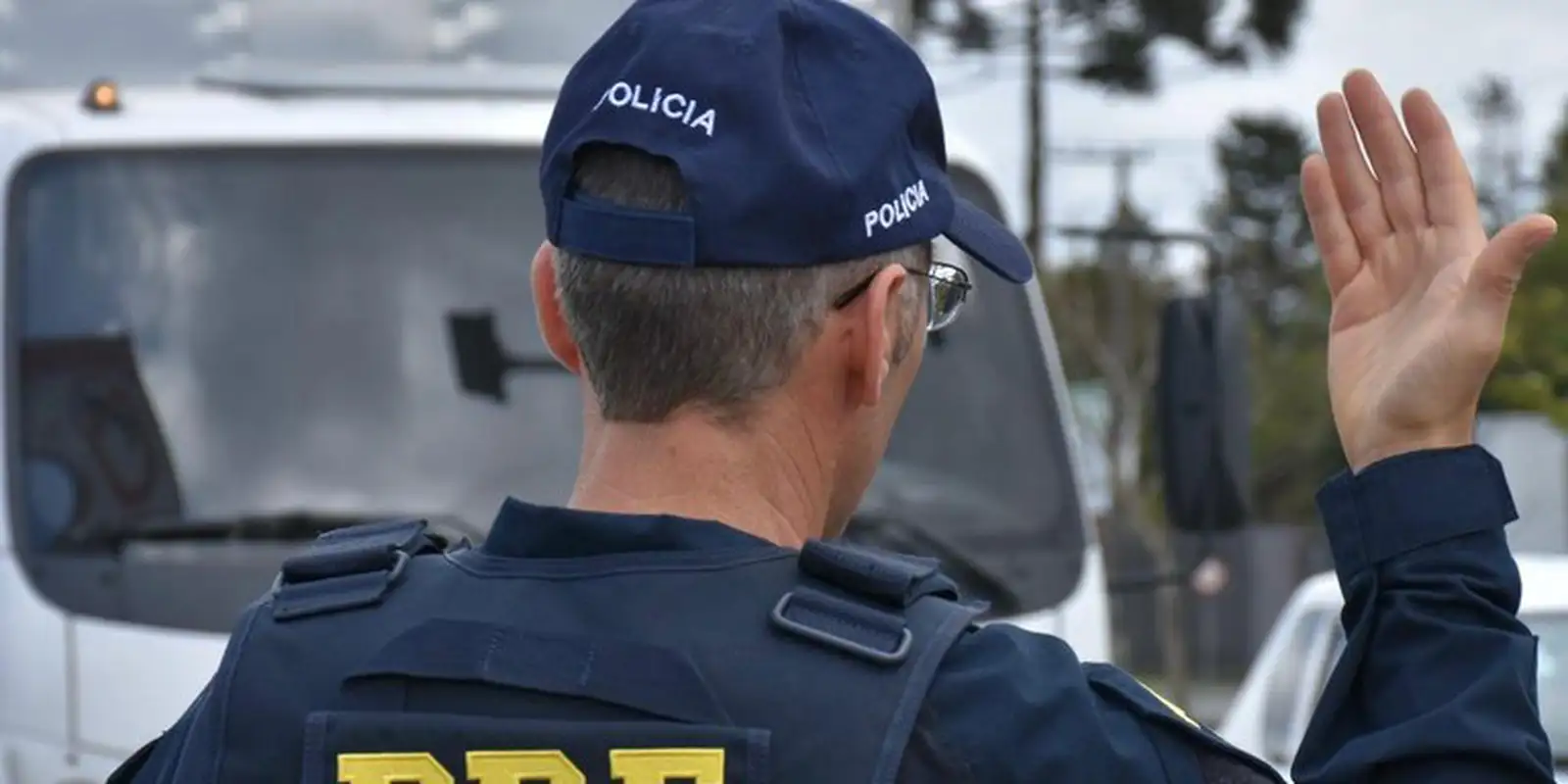 Acidente entre van e caminhão em Planaltina deixa cinco mortos