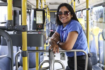 Brasília (DF), 05/03/2026 - A cobradora Denise Ulisses dá entrevista à Agência Brasil sobre o impacto da escala de trabalho 6x1. Foto: Marcelo Camargo/Agência Brasil