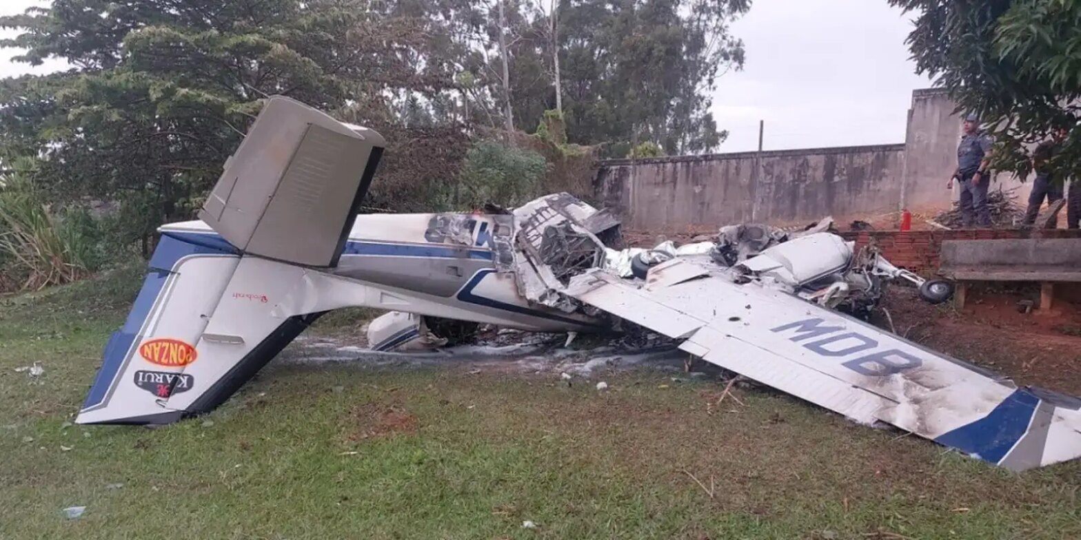 Queda de bimotor deixa dois mortos em Marília, interior de São Paulo