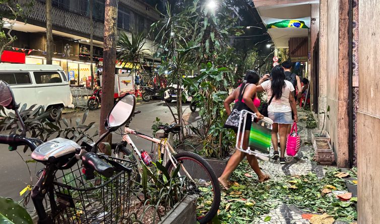 Rio de Janeiro - 29/07/2026 - ventania causa estragos no Rio. Foto Tânia Rêgo/Agência Brasil